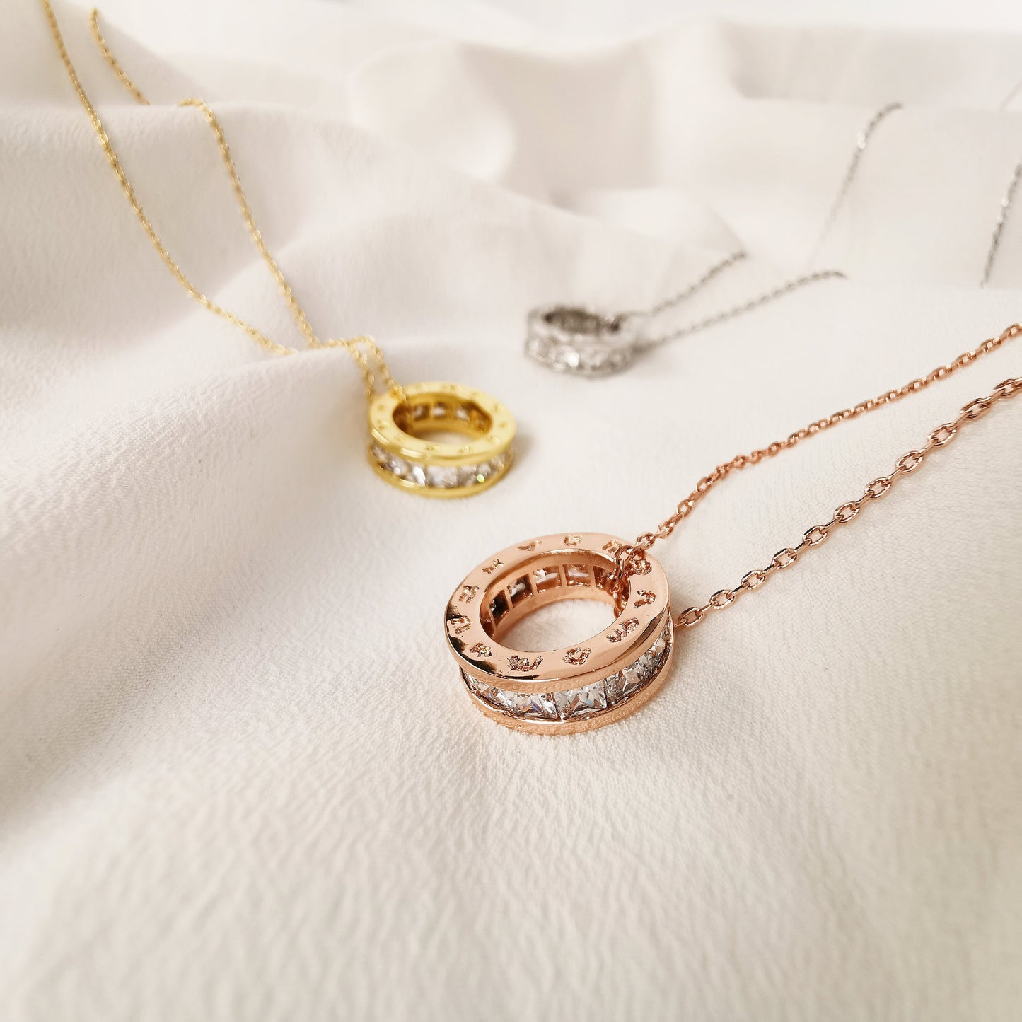 Auntie Gift / Silver CZ Pave Circle Necklace / 18K Rose Gold Water Proof Necklace / Gold Dainty Necklace / Gift for Aunt / Gift For Her