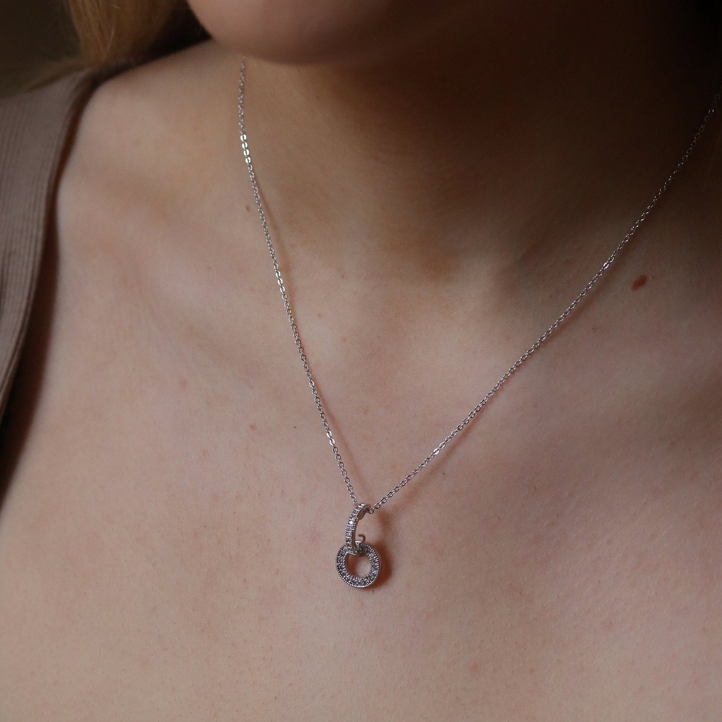 Wonderful Granny Interlinking Circle Necklace, CZ Pave Interlinked Disc Necklace for Grandmother, Mothers Day Gift, Gift for Her