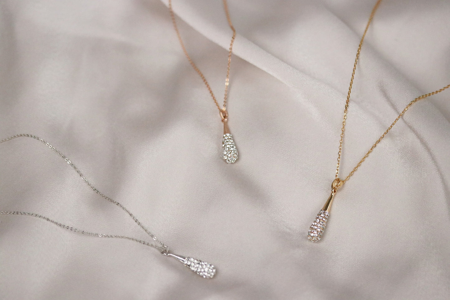 Gold Sister Necklace • Silver Long Teardrop Minimalist Necklace • Bestie Gift • Pear Diamond Necklace • Gold Woman Jewellery • Gift for Her