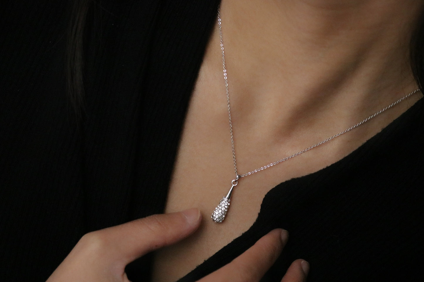 Gold Sister Necklace • Silver Long Teardrop Minimalist Necklace • Bestie Gift • Pear Diamond Necklace • Gold Woman Jewellery • Gift for Her