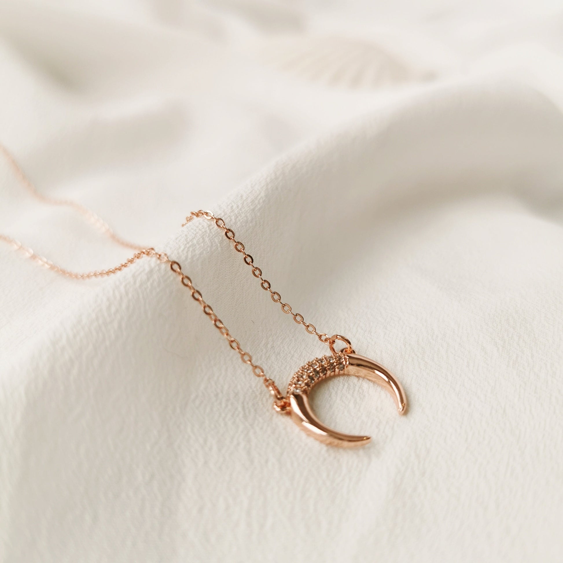 Sister Gift Necklace of SYMBOLOGY / Crescent Moon Necklace With Gift Box For Best Sister / Little Sister Big Sister / Best Sis in the world