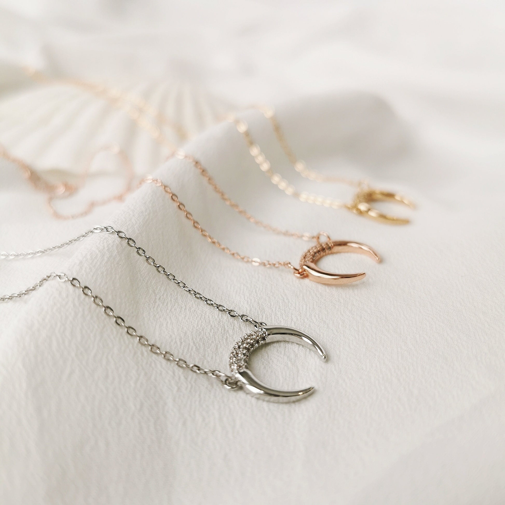 Sister Gift Necklace of SYMBOLOGY / Crescent Moon Necklace With Gift Box For Best Sister / Little Sister Big Sister / Best Sis in the world