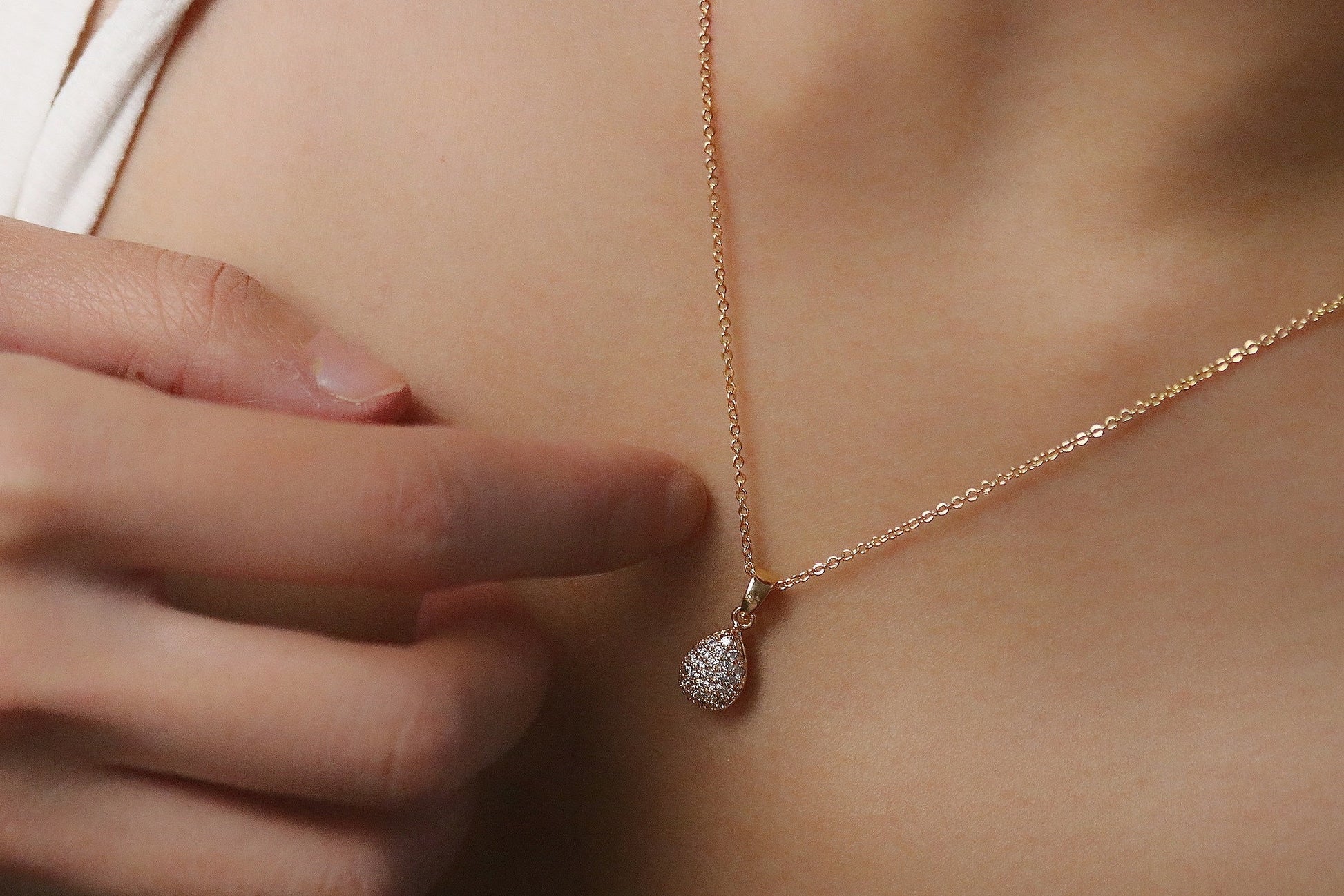 Sister Gift / Bestie Necklace / Cubic Zirconia Teardrop Necklace for Women / Silver or Gold Pendant /Birthday Gift for Her /Sentimental Gift