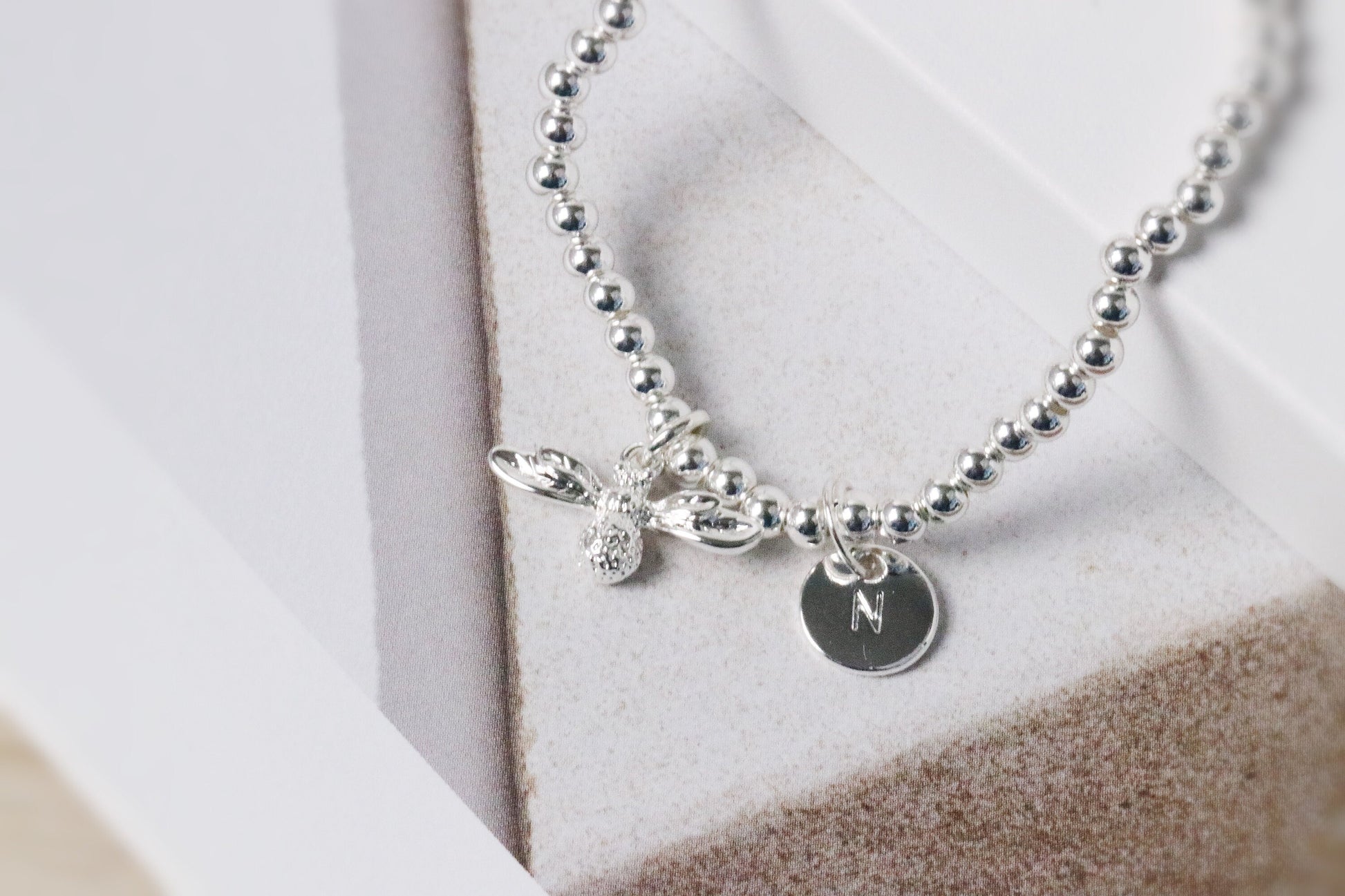 Mummy To Be Gift, Silver Bead Initial Bracelet, New Mum Gift, Custom Bee Bracelet, Personalized Gift, Mother's Day Gifts for Her, Bee Charm