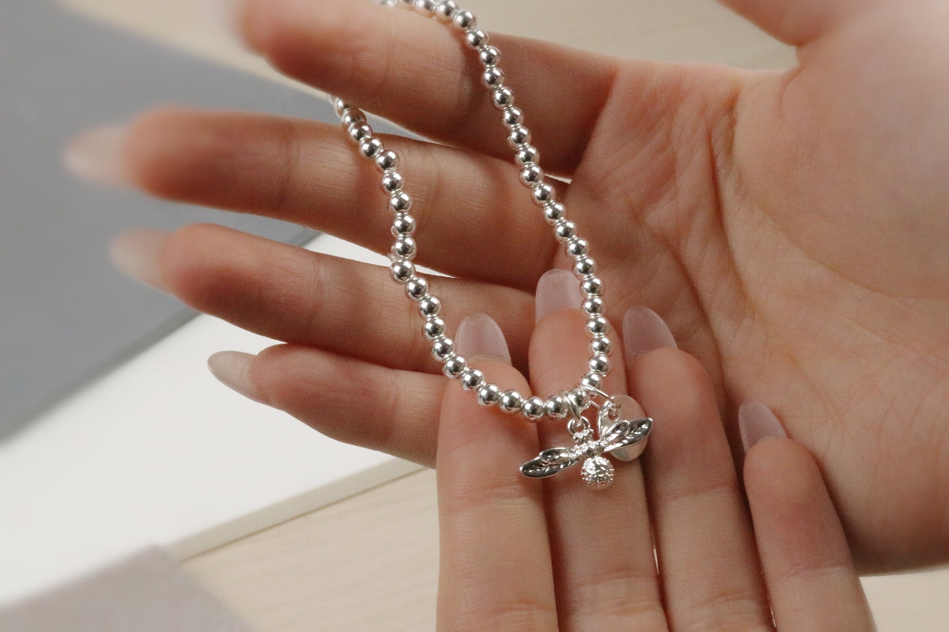 Mummy To Be Gift, Silver Bead Initial Bracelet, New Mum Gift, Custom Bee Bracelet, Personalized Gift, Mother's Day Gifts for Her, Bee Charm