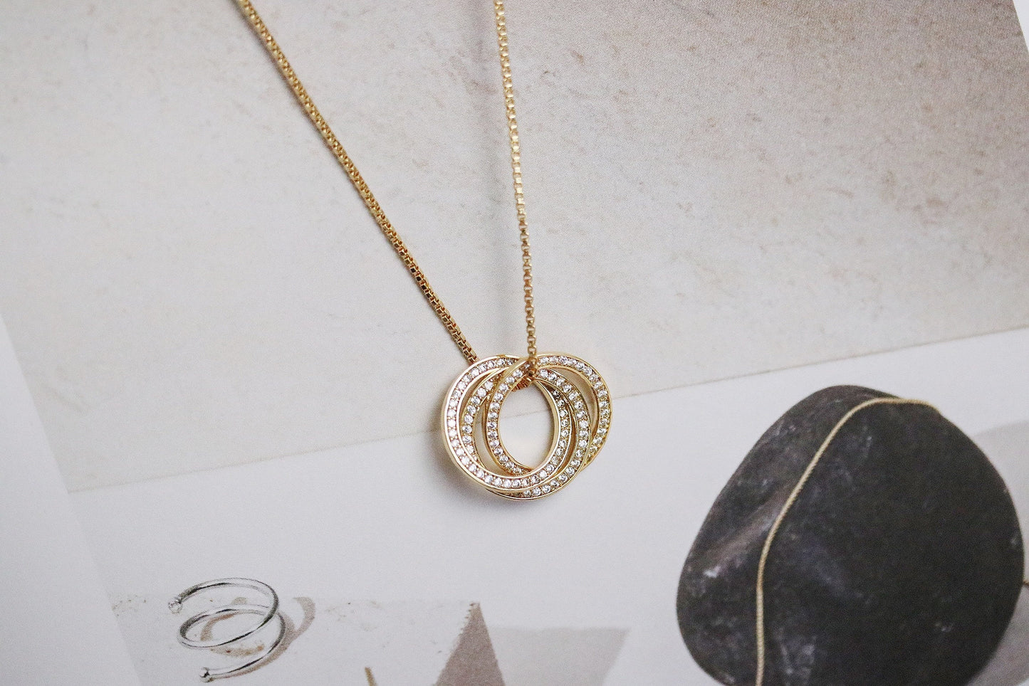 Waterproof Russian Ring CZ Necklace, Interlocking Circle Necklace, Interlinked Ring Necklace, Best Bestie Gift for Her, Minimalist Jellwery