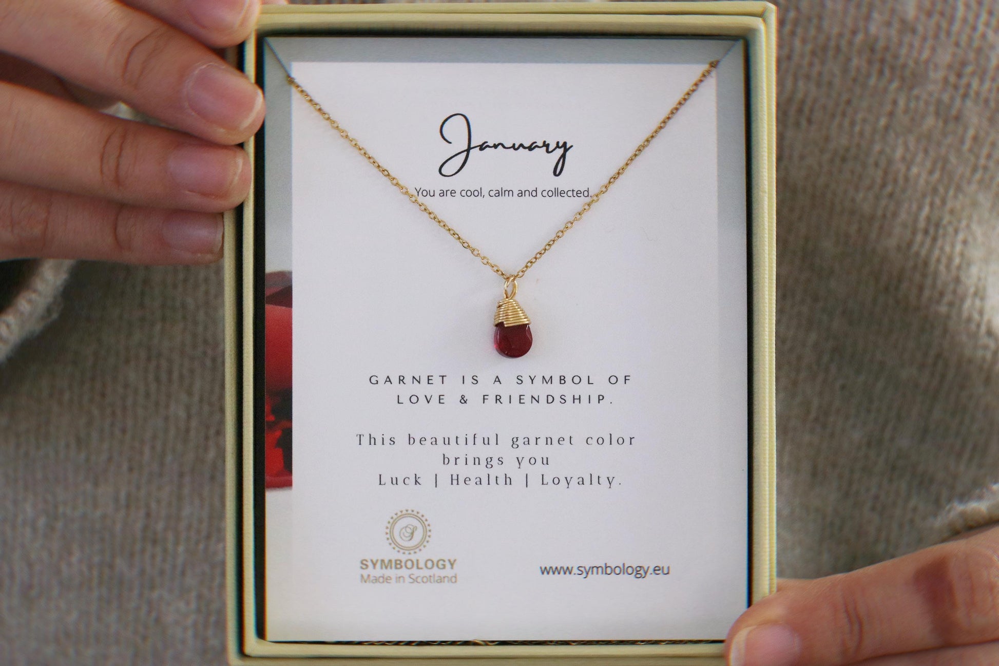 January Birthstone Necklace, Swarovski Crystal Garnet Crystal Pendant, Gold Raw Stone Charm Pendant, Birthday Gift for Her, Healing Stone