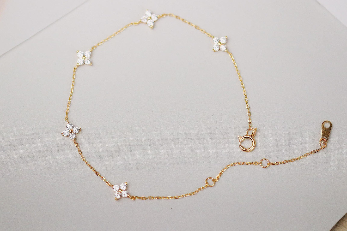 Four Leaf Clover Bracelet for Women, Gold Dainty Stacking Bracelet, Unique Gifts for Her, Bracelet for Women, Birthday Gifts for 30th 40th