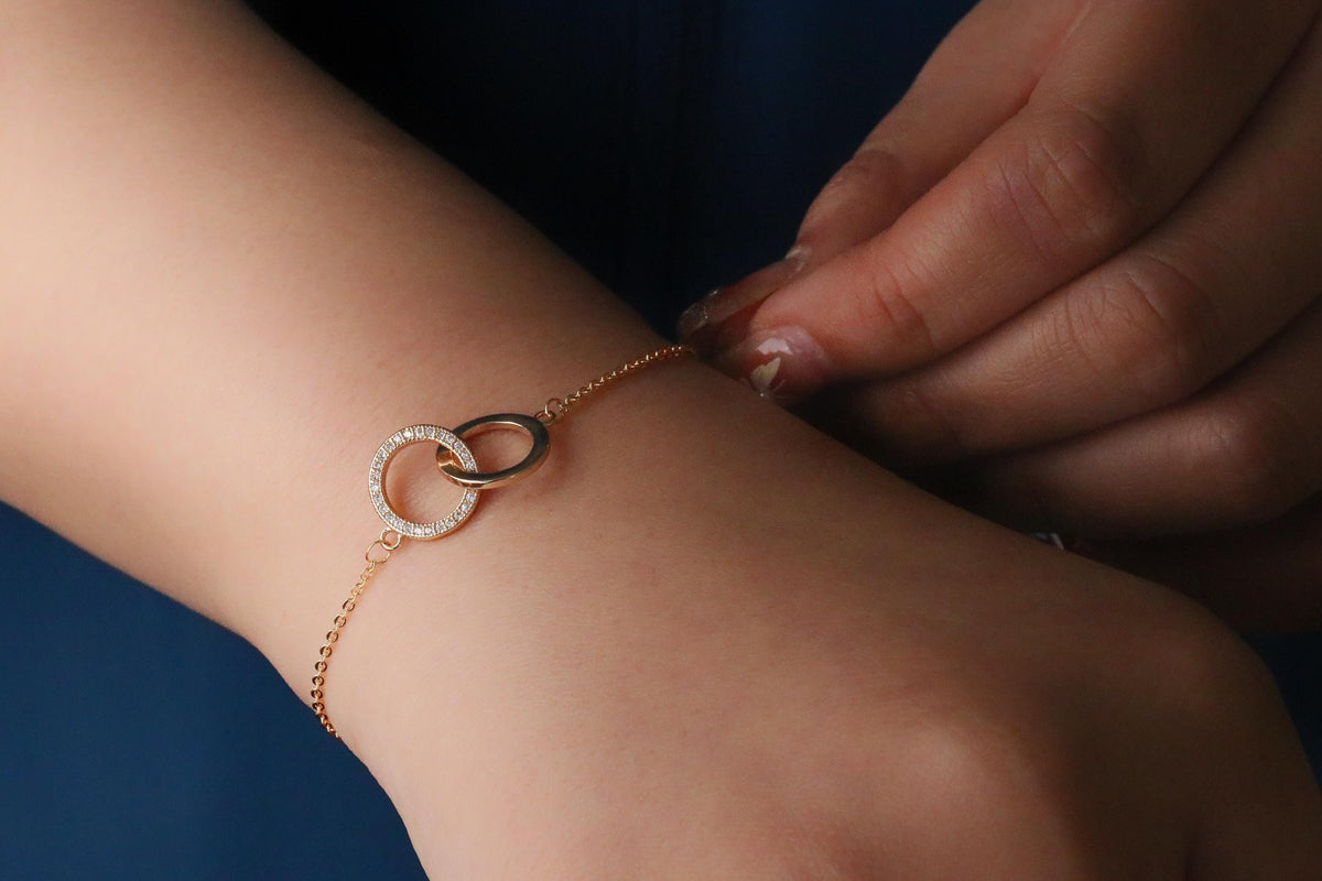 Mother Daughter Interlocking Bracelet Set | Gold & Silver Double Circle Bangle | Dainty CZ Minimalist Bracelet | Minimalist Couple Jewellery