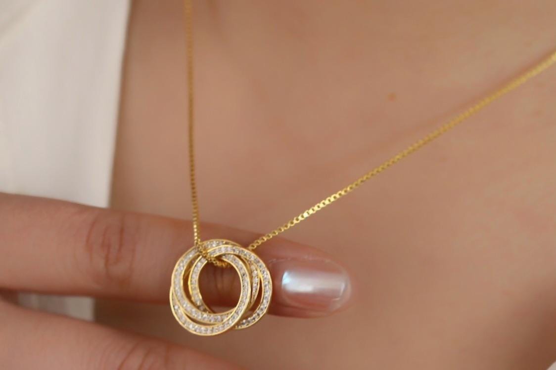 Gold Triple Circle Necklace, Minimalist Interlocking Rings Pendant, Dainty Everyday Jewellery for Women