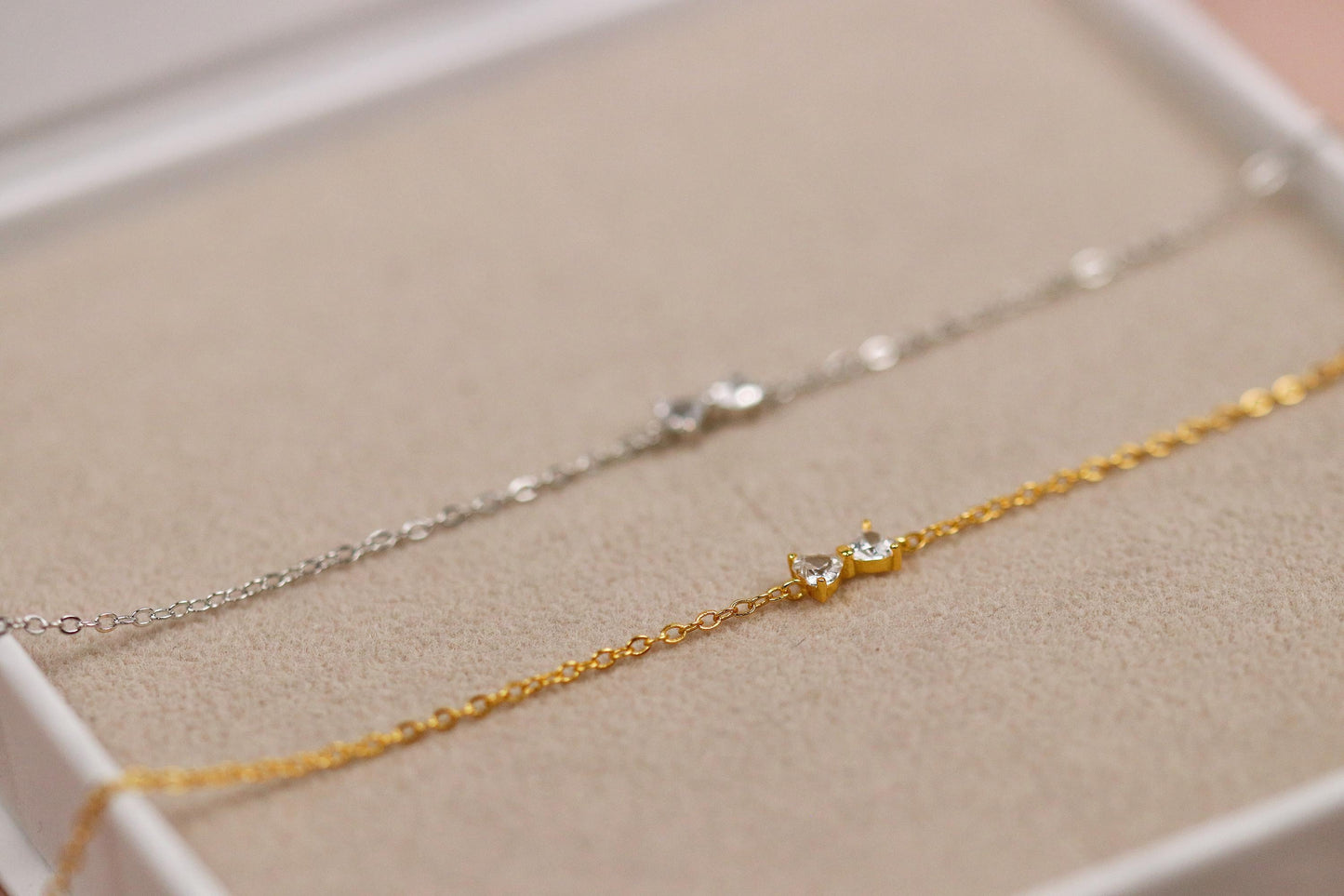 Sterling Silver Little Bow Bracelet – Dainty CZ Bowknot Chain Bangle Minimalist Jewellery, Christmas Gift