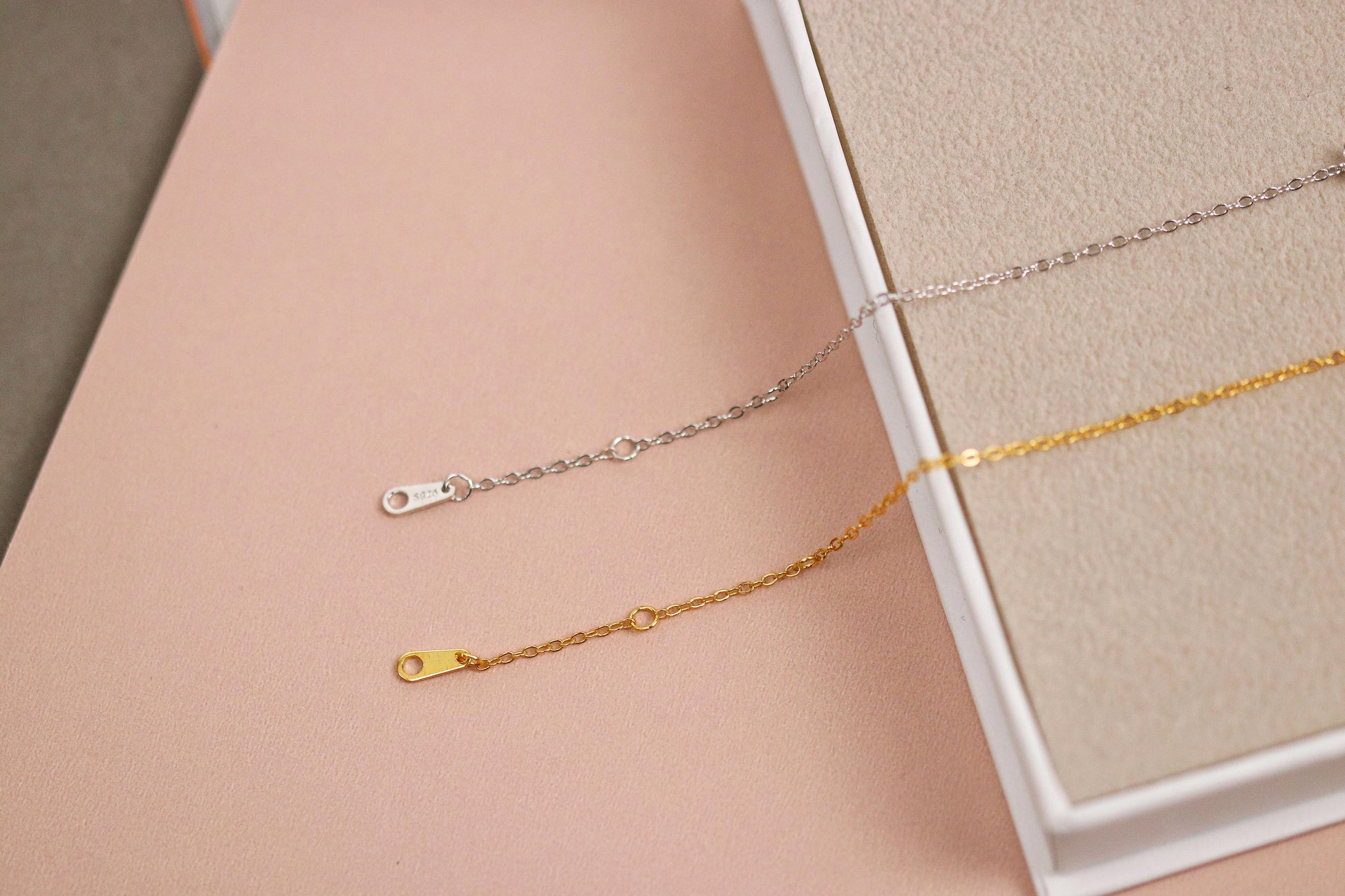 Sterling Silver Little Bow Bracelet – Dainty CZ Bowknot Chain Bangle Minimalist Jewellery, Christmas Gift
