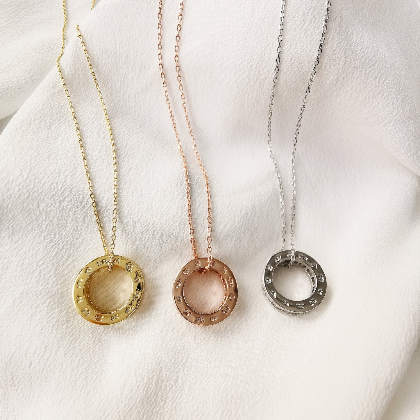 Gold Pave CZ Circle Necklace / Crystal Mum Necklace, Silver Minimalist Circle / Rose Gold Charm Necklace / Gift for Mum / Mothers Day Gift