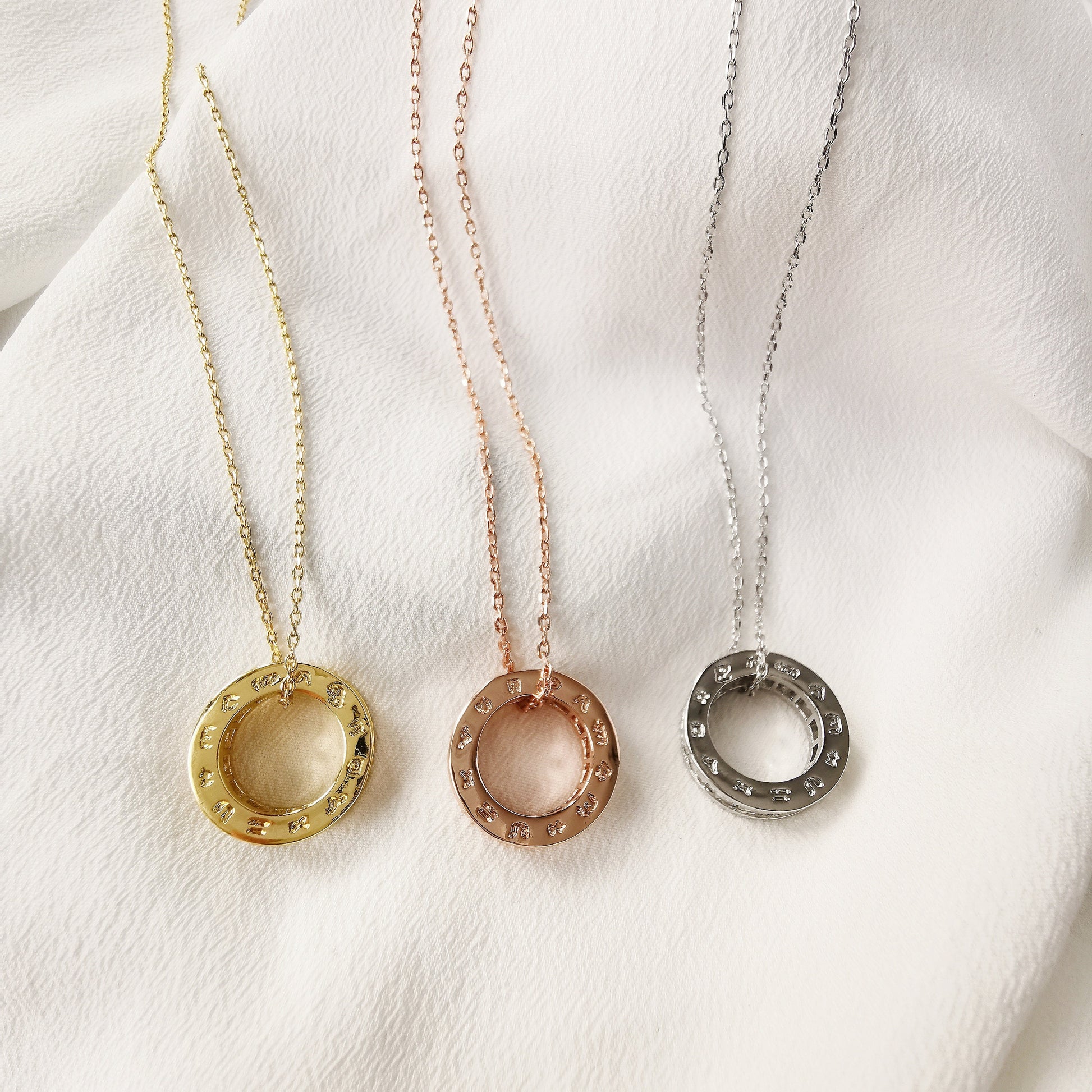 Gold Pave CZ Circle Necklace / Crystal Mum Necklace, Silver Minimalist Circle / Rose Gold Charm Necklace / Gift for Mum / Mothers Day Gift