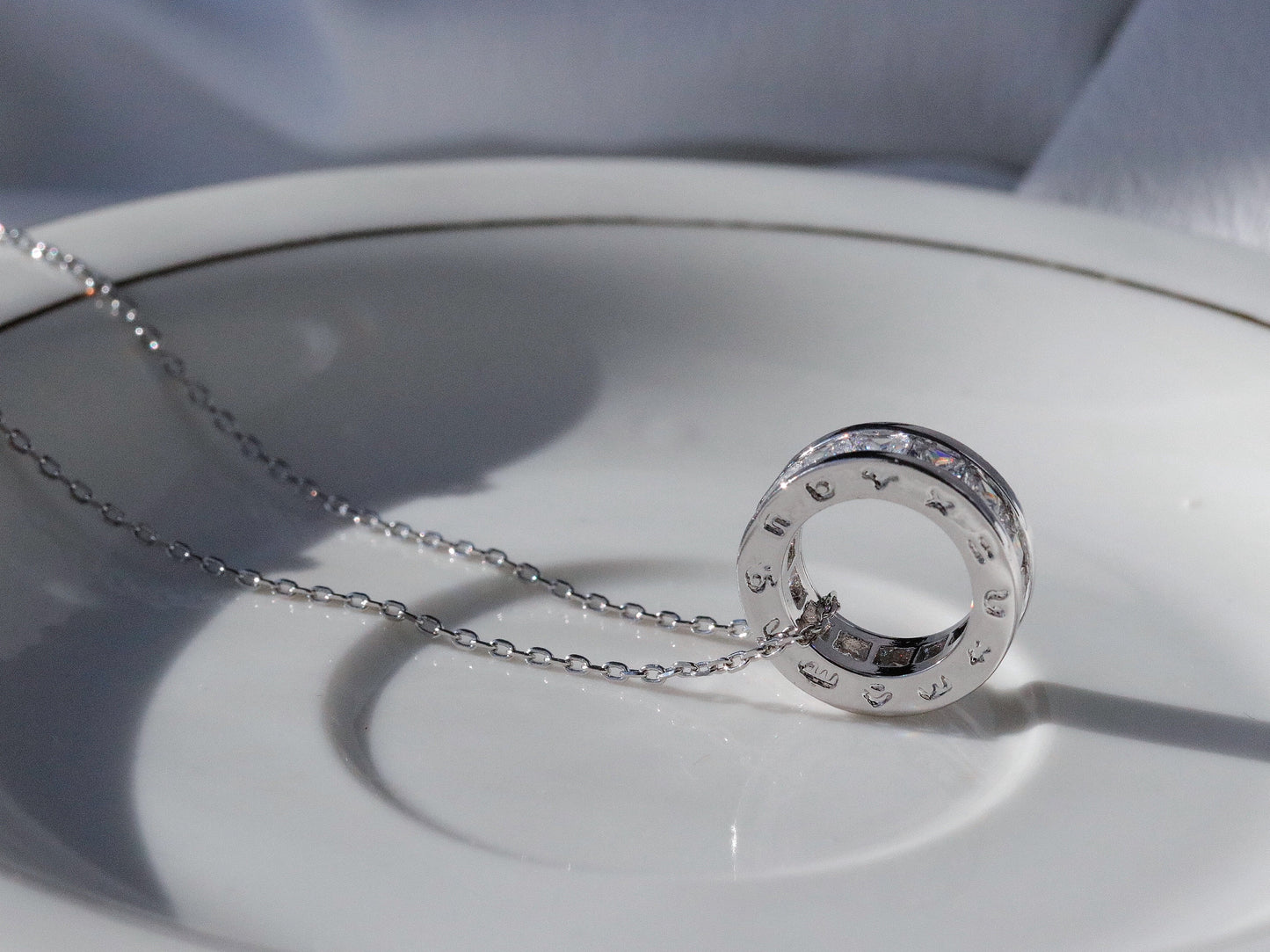 Gold Pave CZ Circle Necklace / Crystal Mum Necklace, Silver Minimalist Circle / Rose Gold Charm Necklace / Gift for Mum / Mothers Day Gift