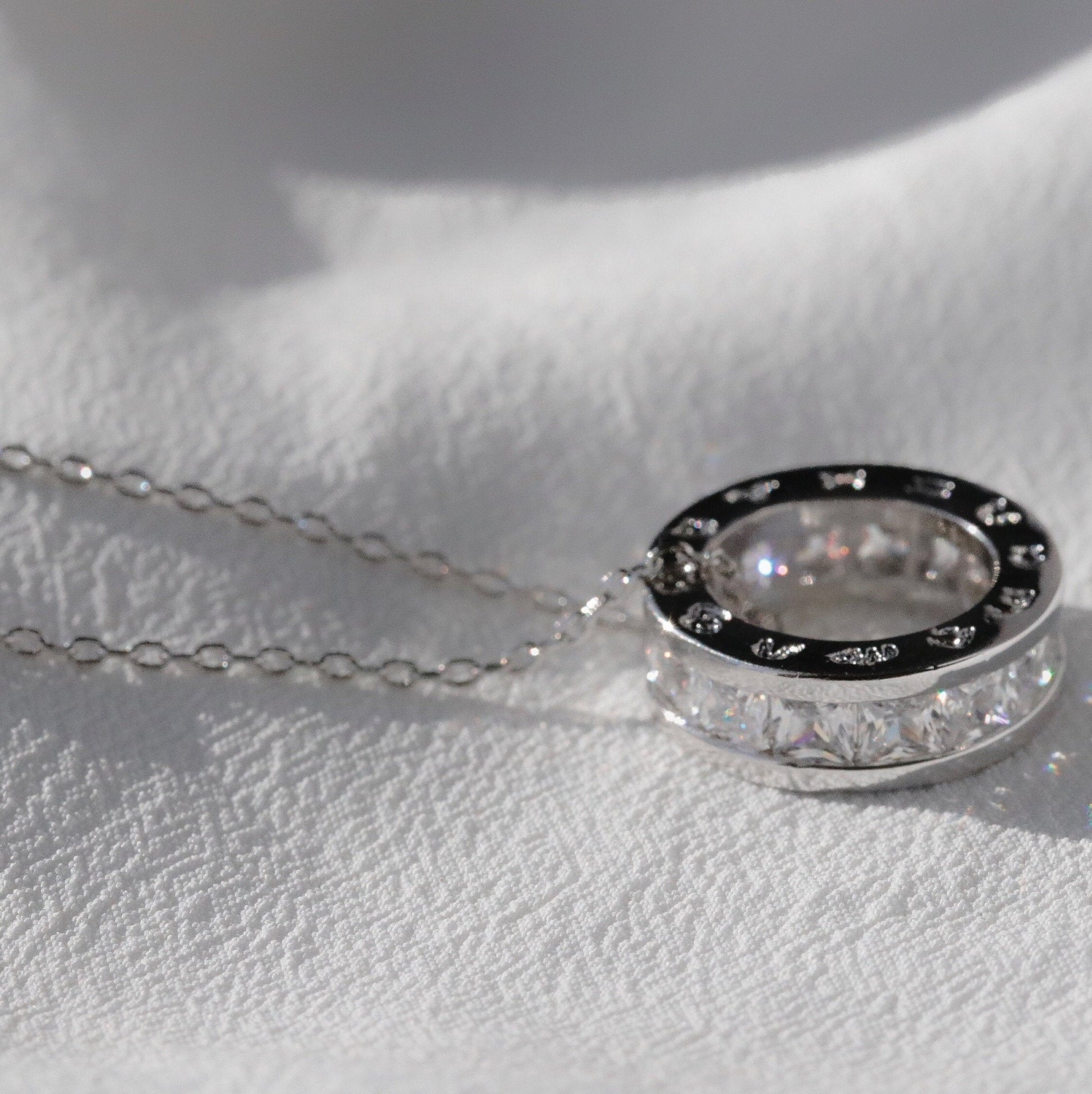 Auntie Gift / Silver CZ Pave Circle Necklace / 18K Rose Gold Water Proof Necklace / Gold Dainty Necklace / Gift for Aunt / Gift For Her
