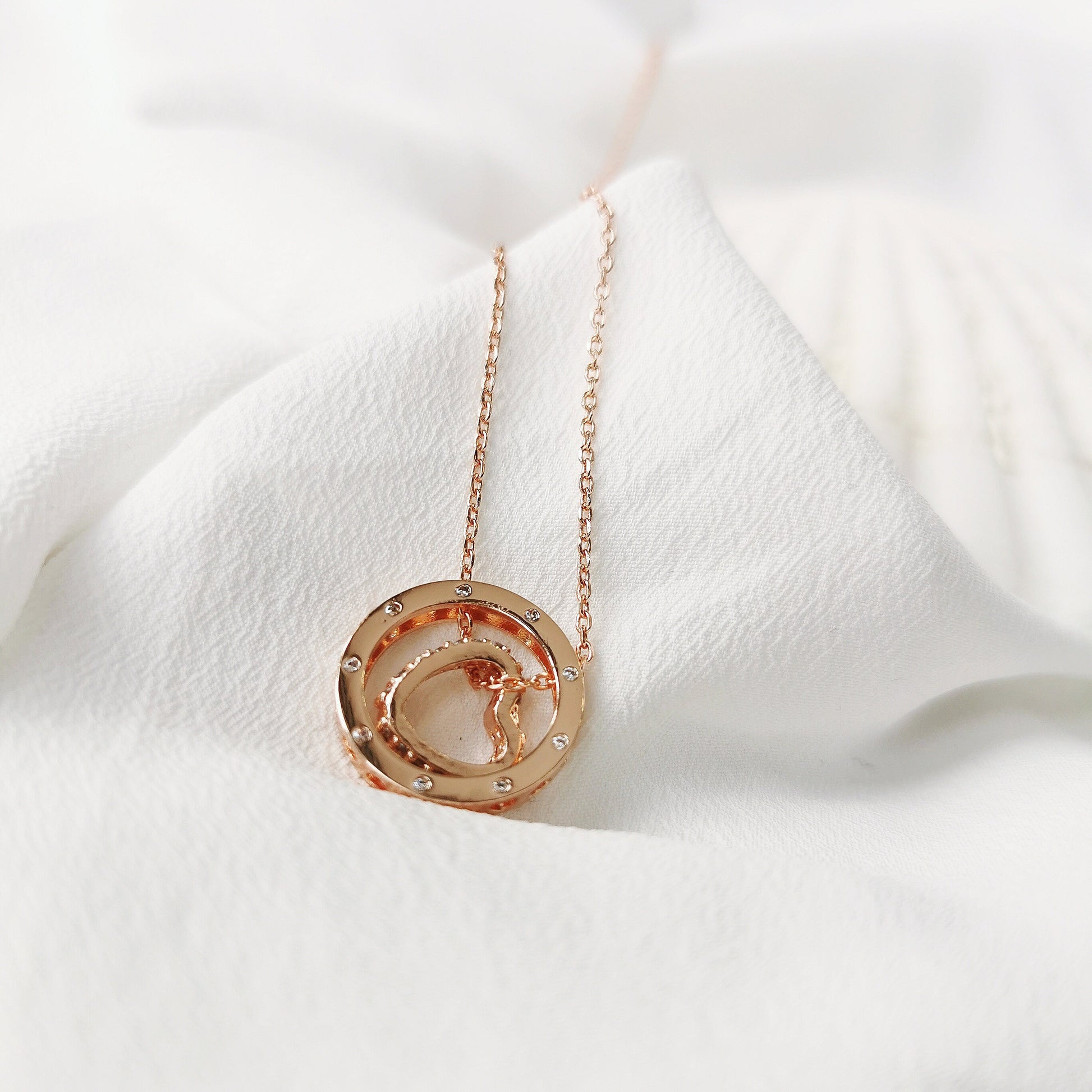 Auntie Gift Necklace / SYMBOLOGY Amazing Auntie CZ Circle Love Heart Necklace / Best Auntie Gift / Gift for Auntie