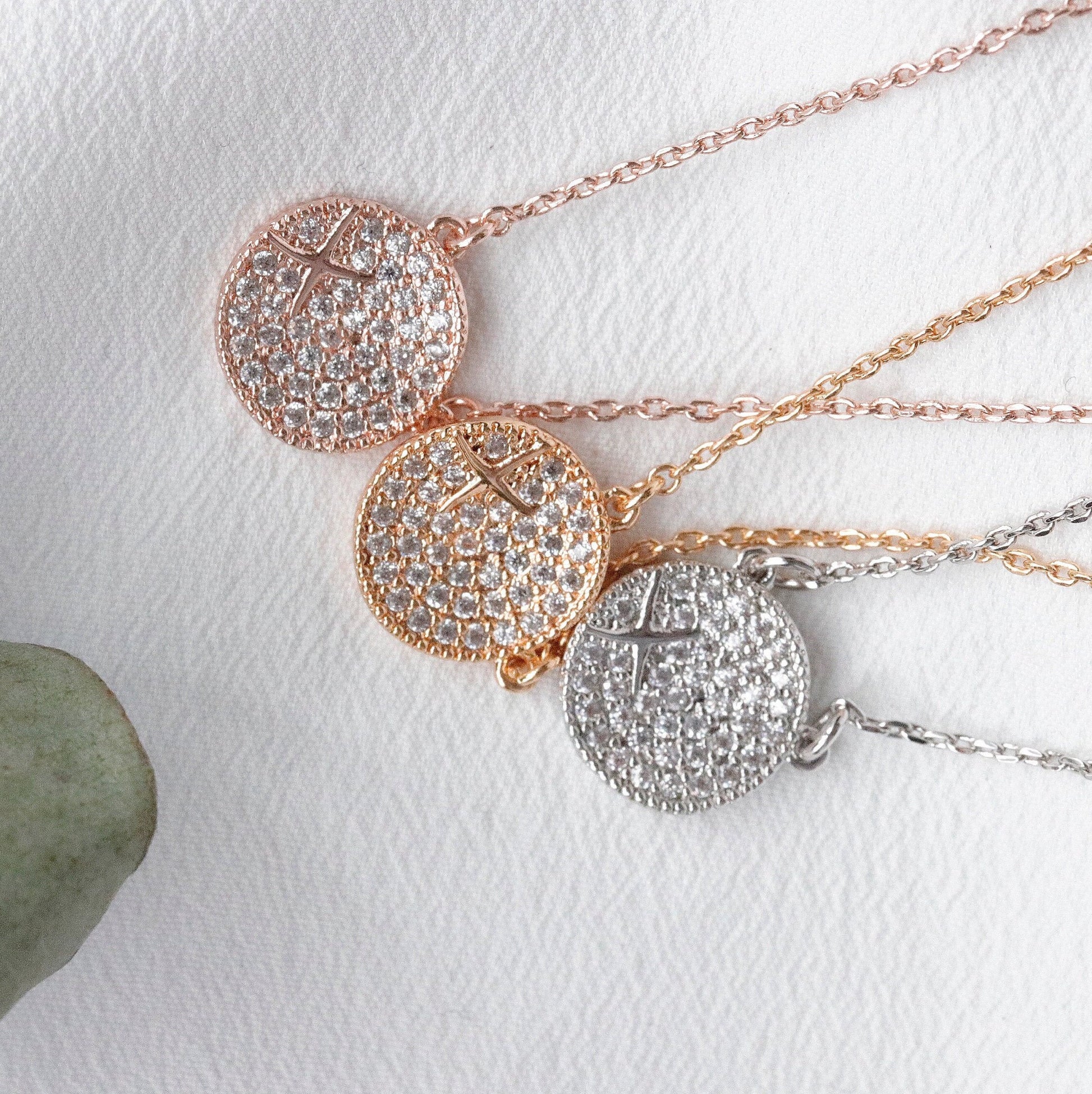 Teacher Gift, Handcraft CZ Pave Circle Disc Starburst Necklace/Teacher Dainty Star Disc Charm Necklace / Gift For Teacher /Best Teacher Gift