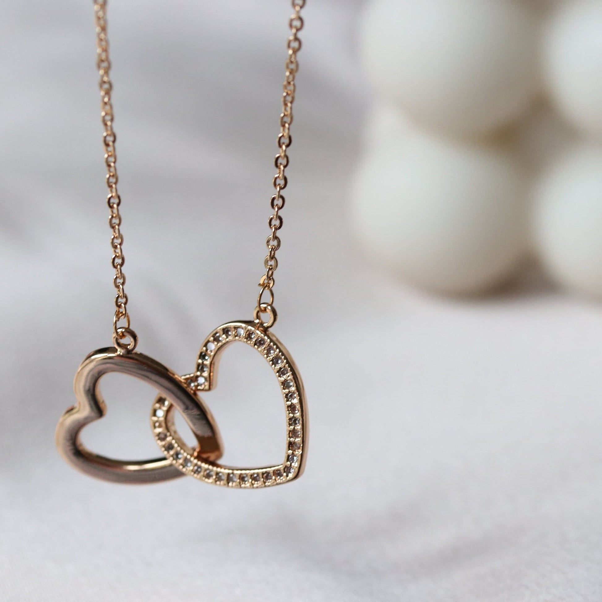 Auntie Gift Double Circle Necklace in White Gold, Rose Gold, Gold / Interlinking Circles Chain Necklace / Christmas Gift / Gift For Auntie