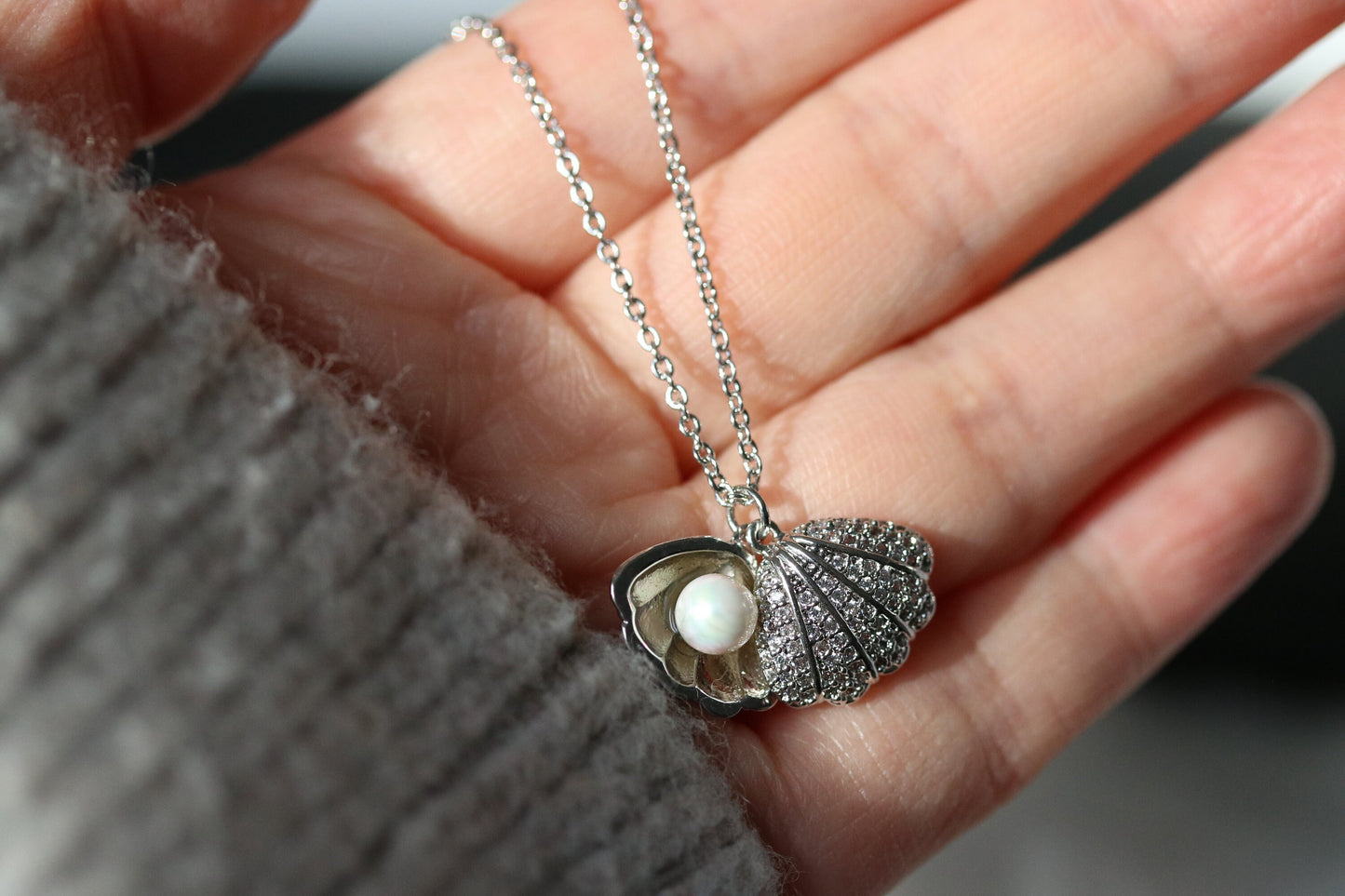 Mother Daughter Shell and Pearls Necklace Set, Wedding Necklace for Mum and Bride, Present for Mum/Sister/Friends/Bridesmaid/Wedding Gift