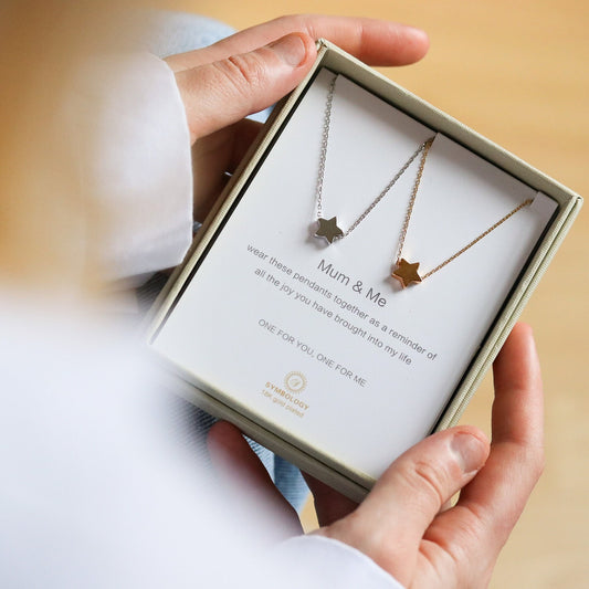 Personalised Mother Daughter Initial Star Necklace, Personoalised Dainty Best Friend Necklace Set, Present for Mum, Sister Necklace Duo Set