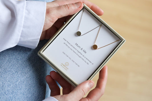 Personalised Mother Daughter Initial Circle Necklace, Personalised Dainty Best Friend Necklace Set, Present for Mum, Sister Necklace Duo Set