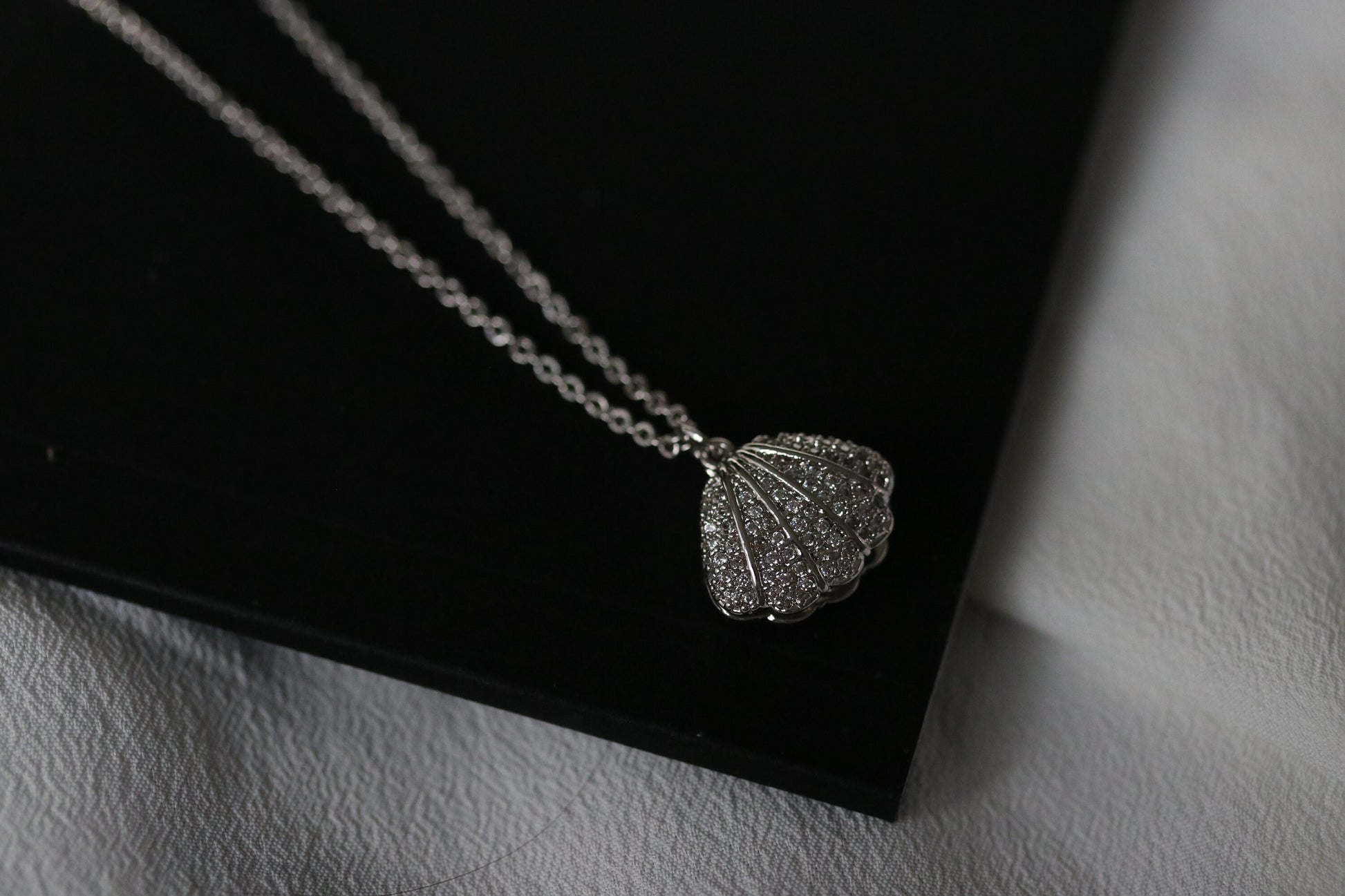 Mother Daughter Shell and Pearls Necklace Set, Wedding Necklace for Mum and Bride, Present for Mum/Sister/Friends/Bridesmaid/Wedding Gift
