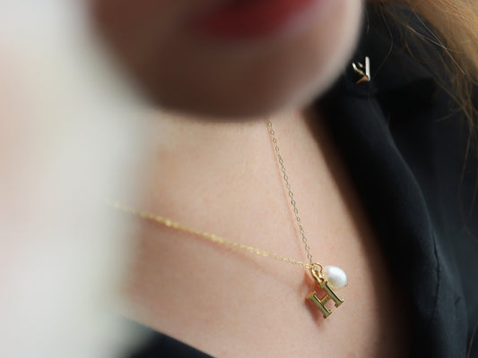 Initial Necklace for Sisters, Gold Vermeil Initial Personalised Necklace for Little Sister, Gold Heart Pearl Charm Necklace, Gift for Her