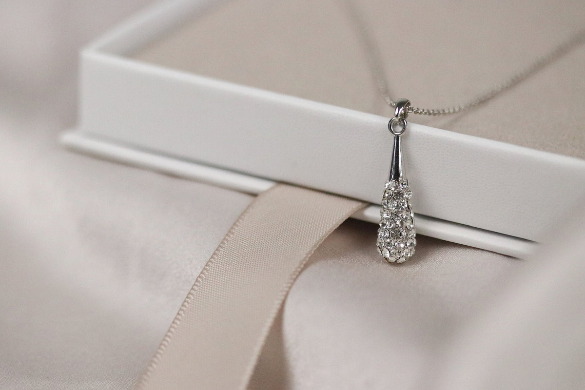 Gold Daugther Necklace • Silver Long Teardrop Necklace • Daughter in Law Gift • Pear Diamond Necklace • Gold Minimalist Gift • Gift for Her