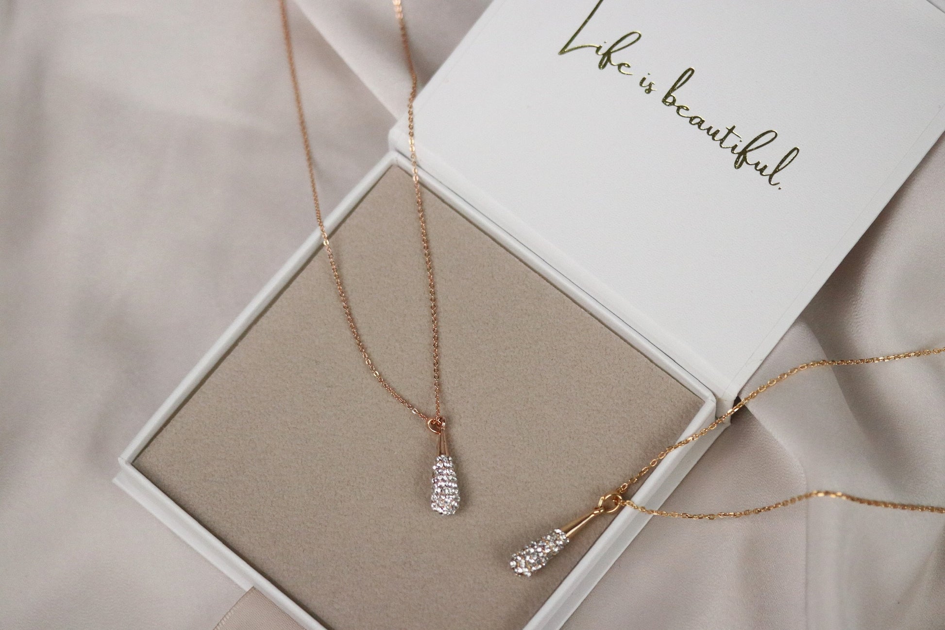 Gold Mum Necklace • Gold Long Teardrop Necklace • Mother Daughter Gift • Pear Diamond Necklace • Gold Minimalist Jewellery • Gift for Her
