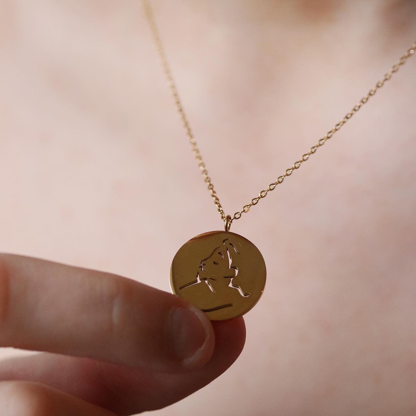Best Friends Necklace / Bestie Gift / Gold Minimalist Disc Necklace /Stainless Steel Gold Necklace /Water Proof Minimalist Woman Jewellery
